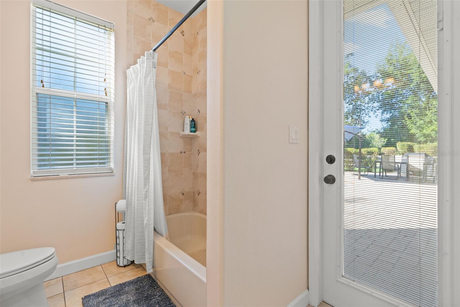 Listing photo id 31 for 5633 Nobis Circle