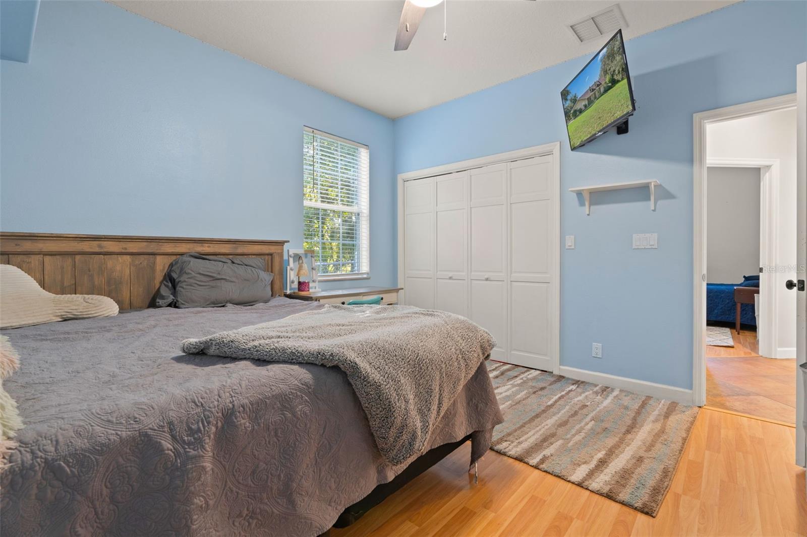 Listing photo id 33 for 5633 Nobis Circle