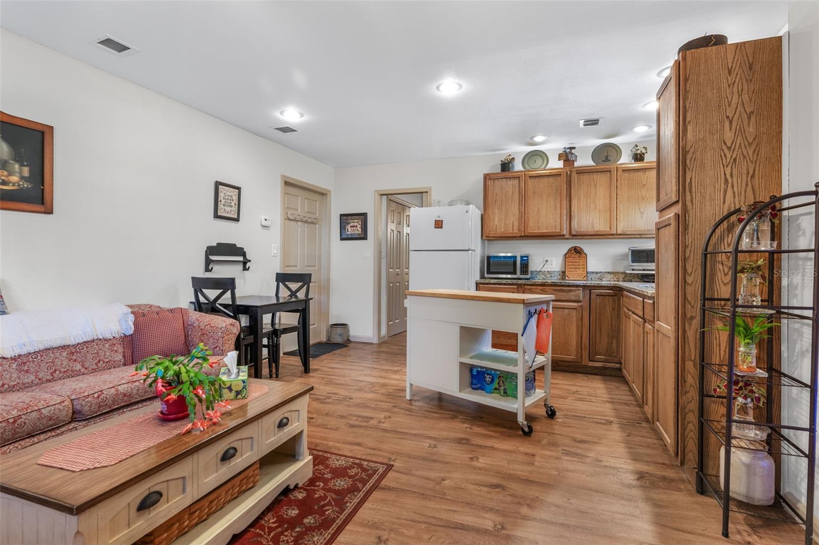 Listing photo id 42 for 5633 Nobis Circle