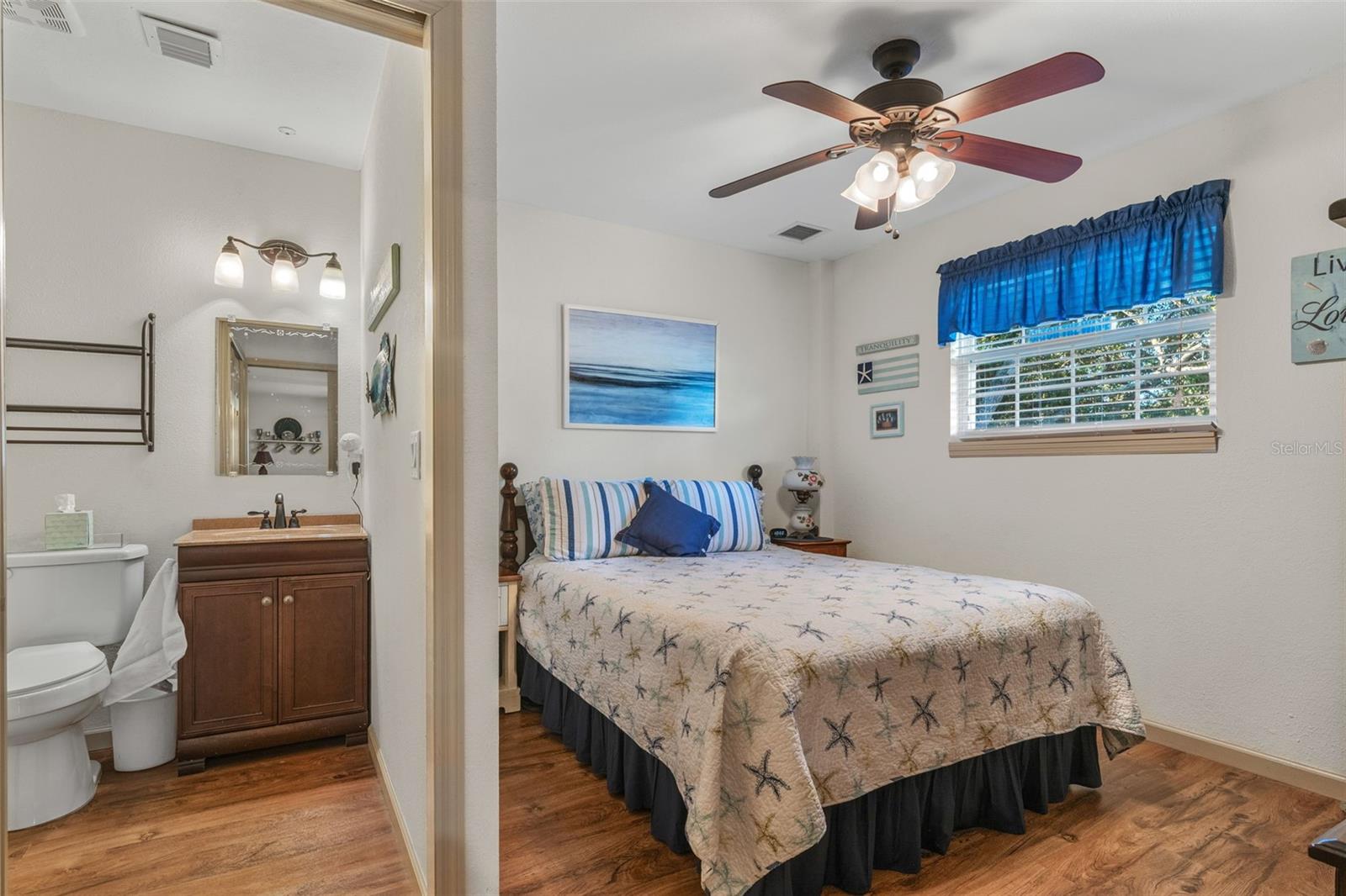 Listing photo id 47 for 5633 Nobis Circle