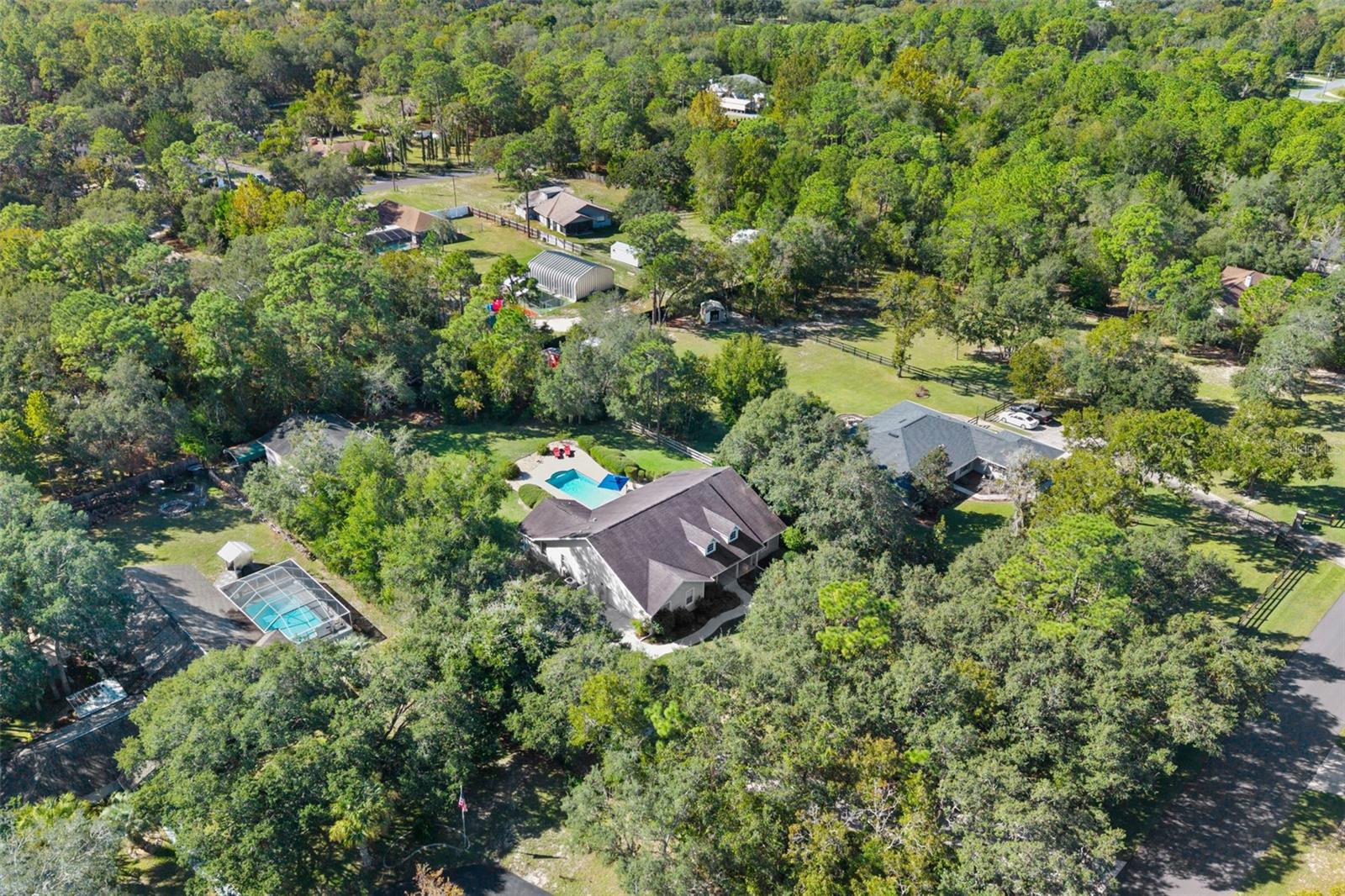 Listing photo id 57 for 5633 Nobis Circle