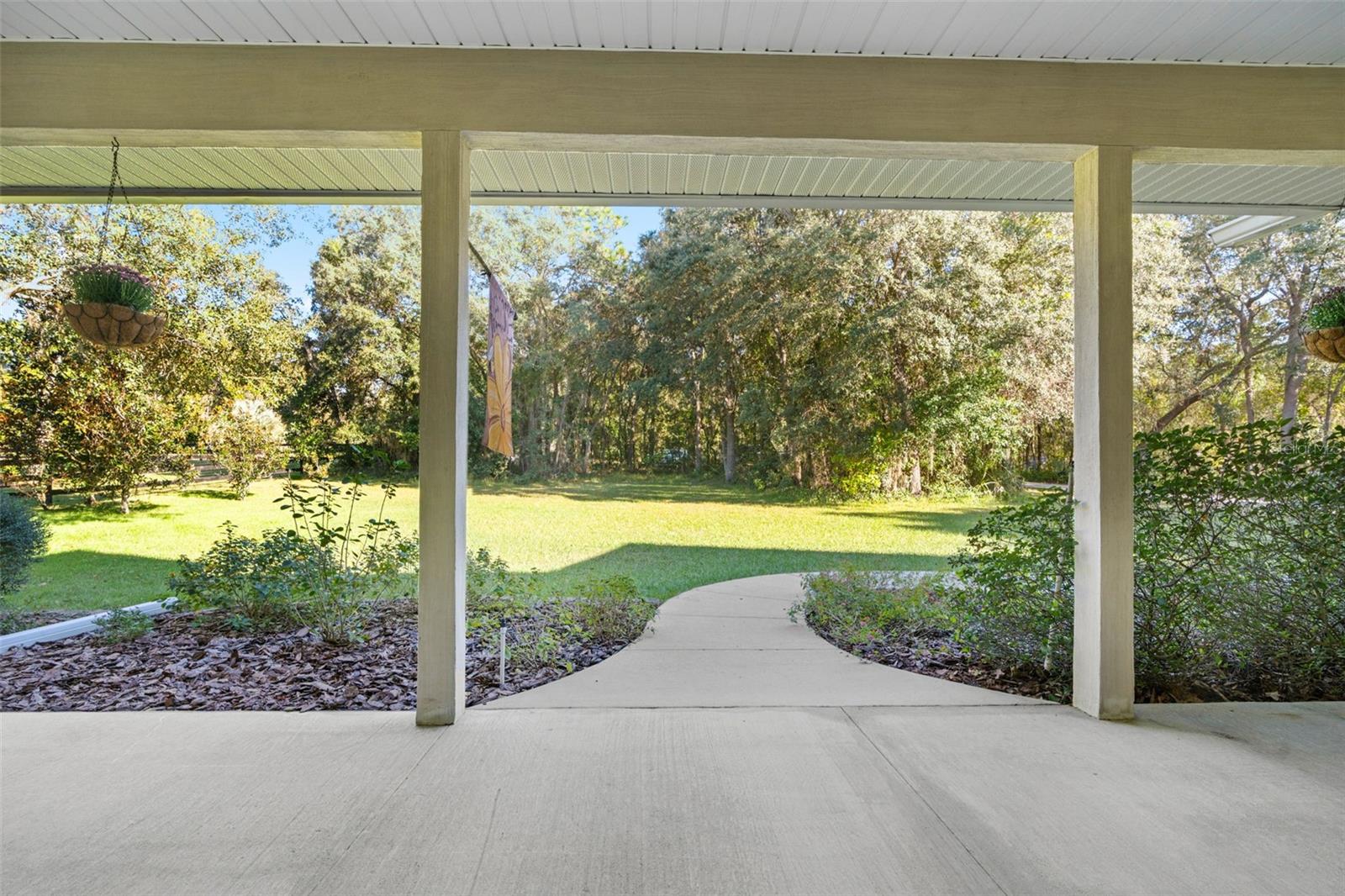 Listing photo id 4 for 5633 Nobis Circle