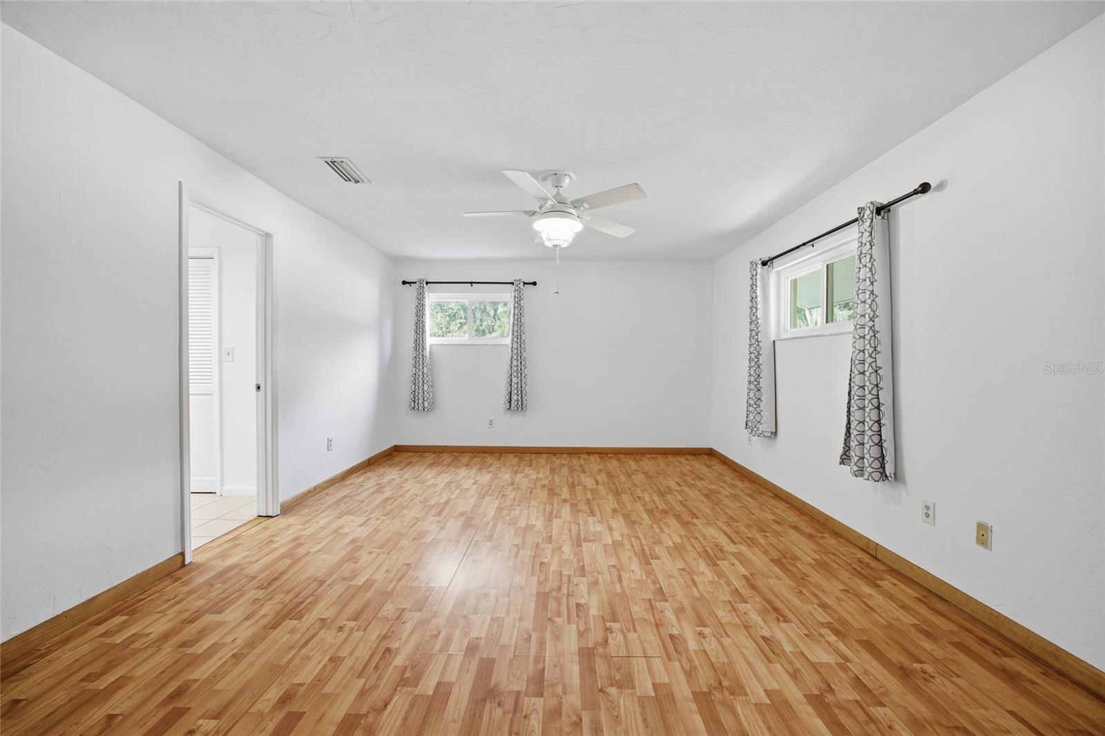 Image 22 of 46 For 21133 75th Avenue