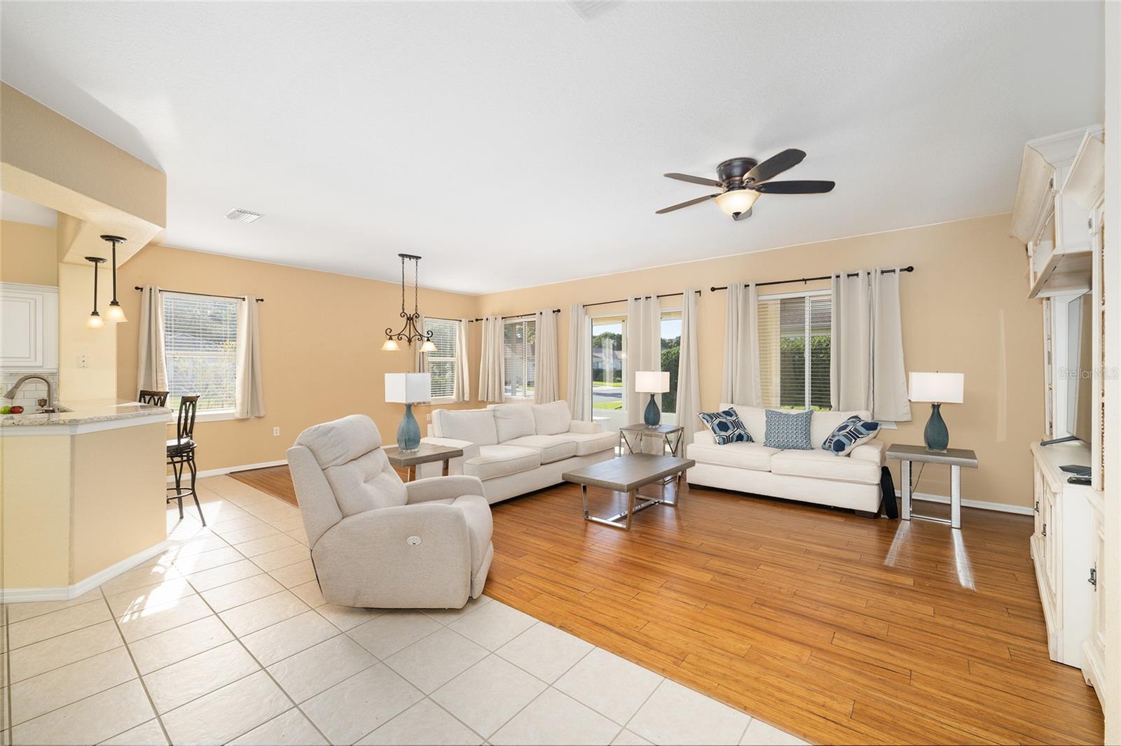 Image 20 of 61 For 12546 92nd Terrace