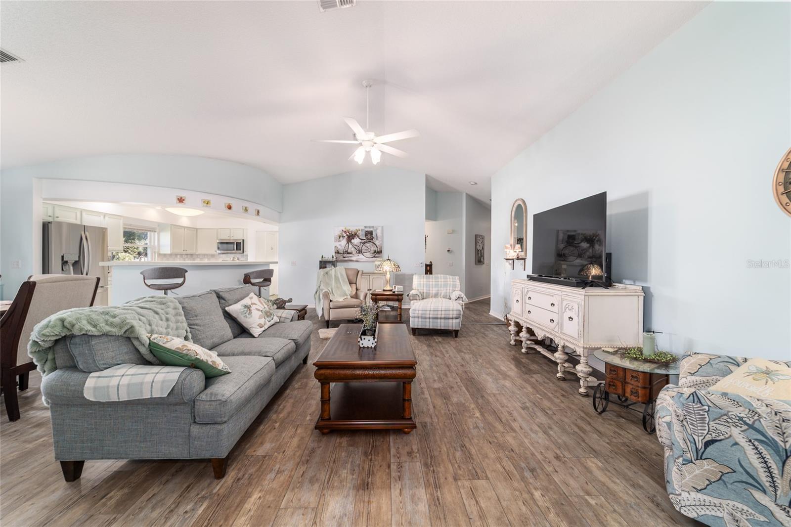 Image 21 of 67 For 9109 93rd Circle