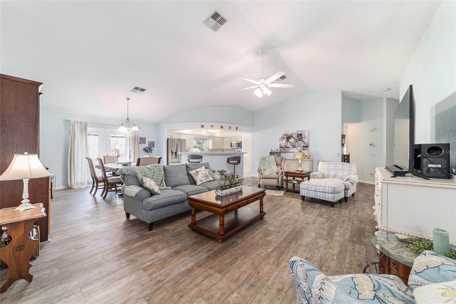 Image 22 of 67 For 9109 93rd Circle