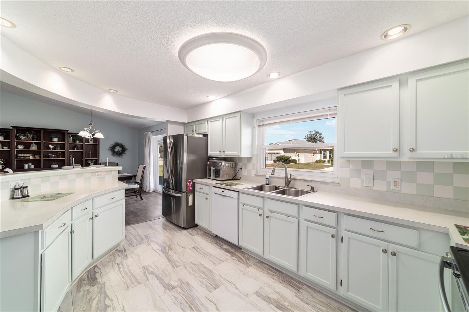 Image 33 of 67 For 9109 93rd Circle