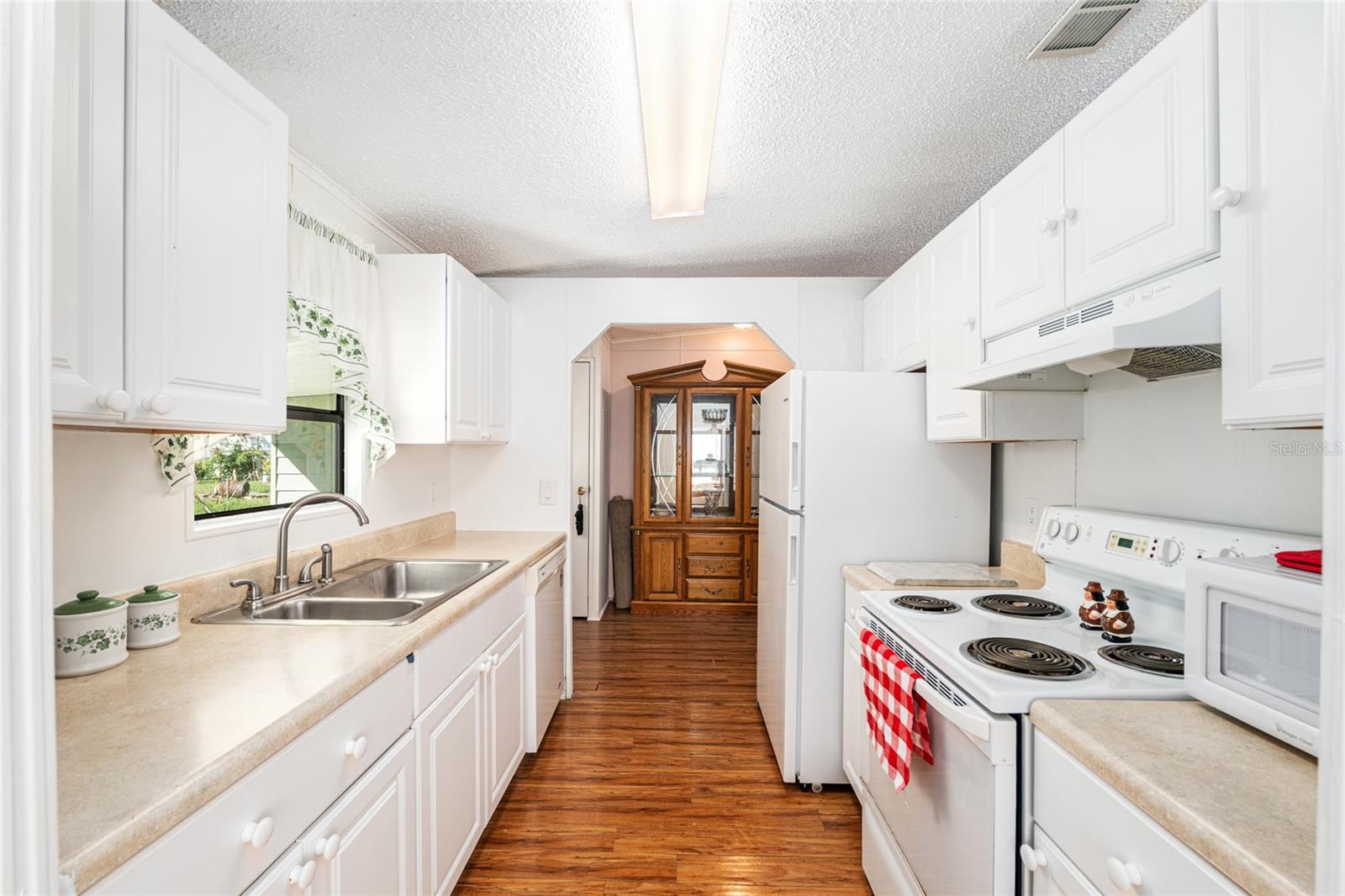 Image 16 of 45 For 10085 126th Place