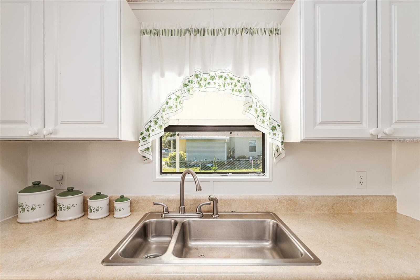 Image 18 of 45 For 10085 126th Place