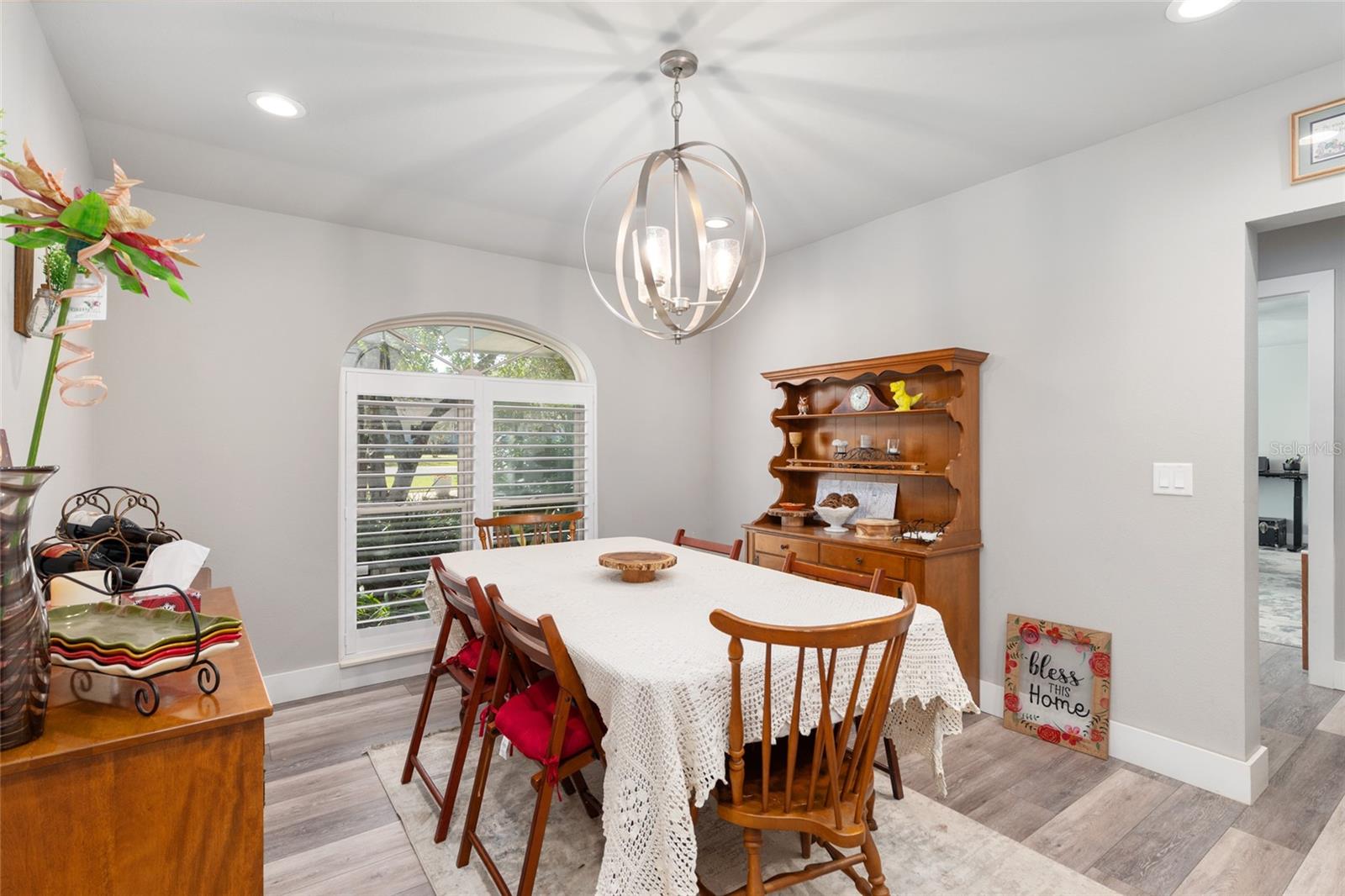 Image 19 of 97 For 2041 5th Street