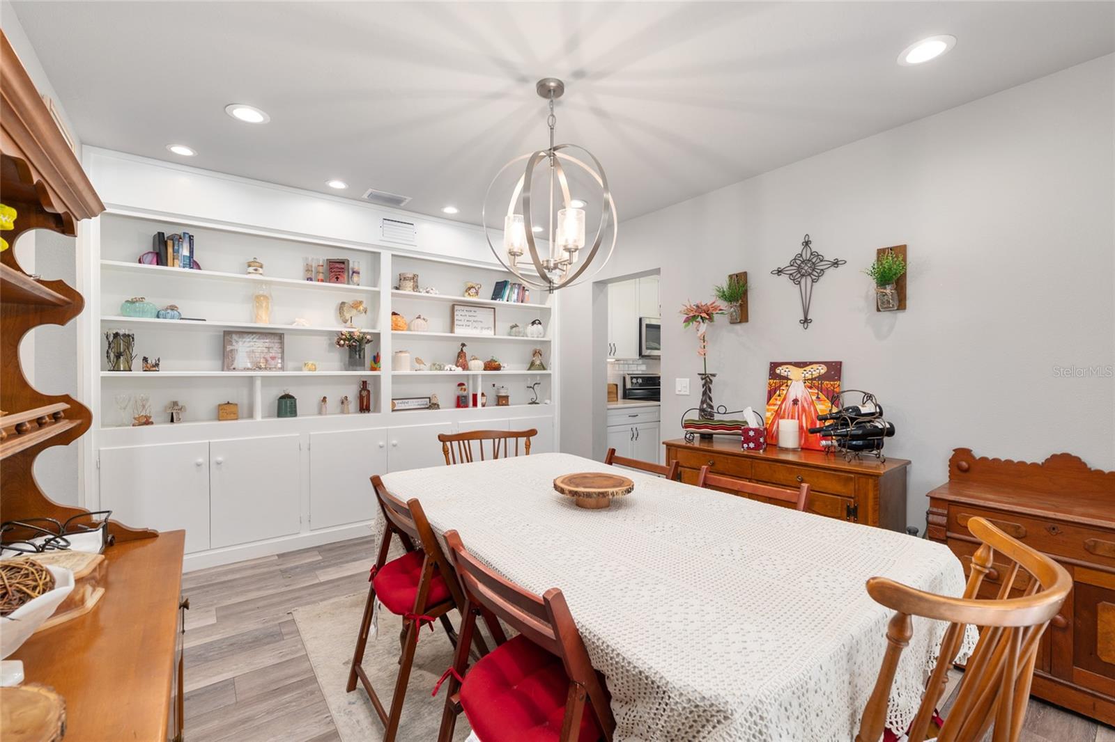 Image 20 of 97 For 2041 5th Street