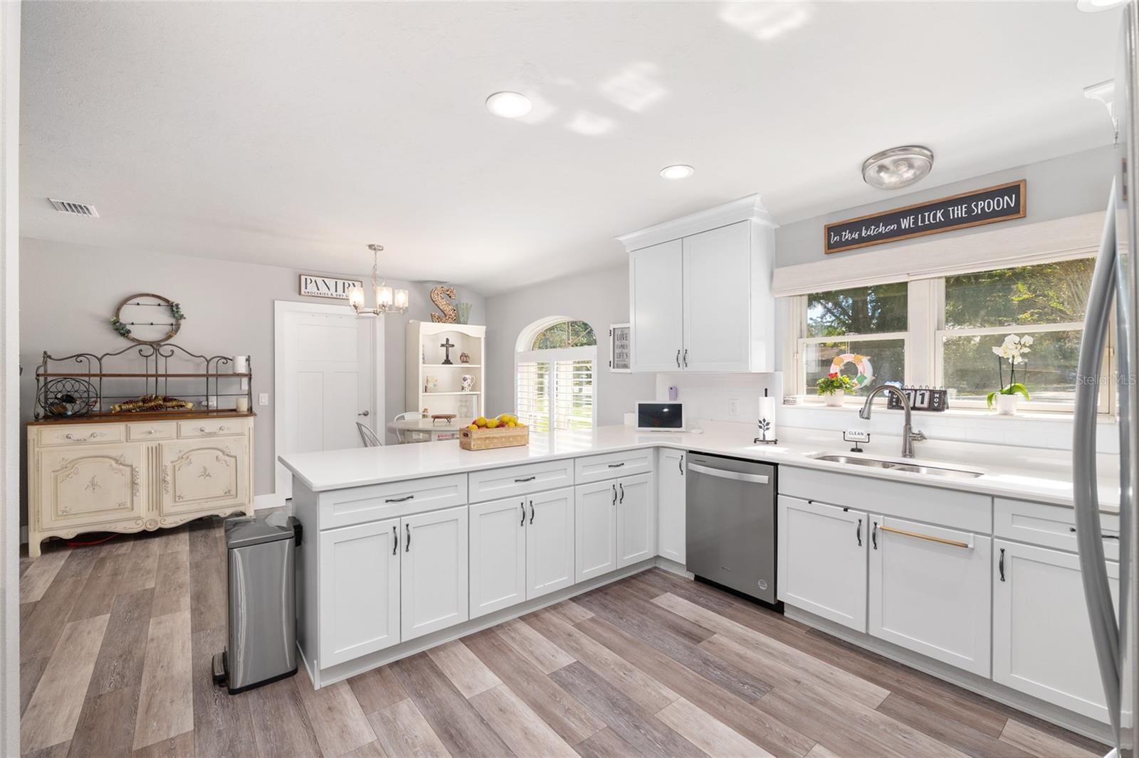 Image 27 of 97 For 2041 5th Street