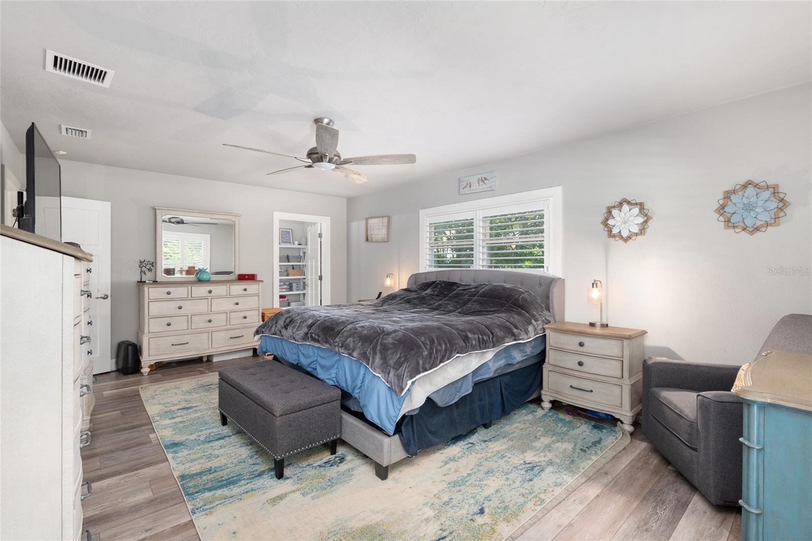 Image 38 of 97 For 2041 5th Street