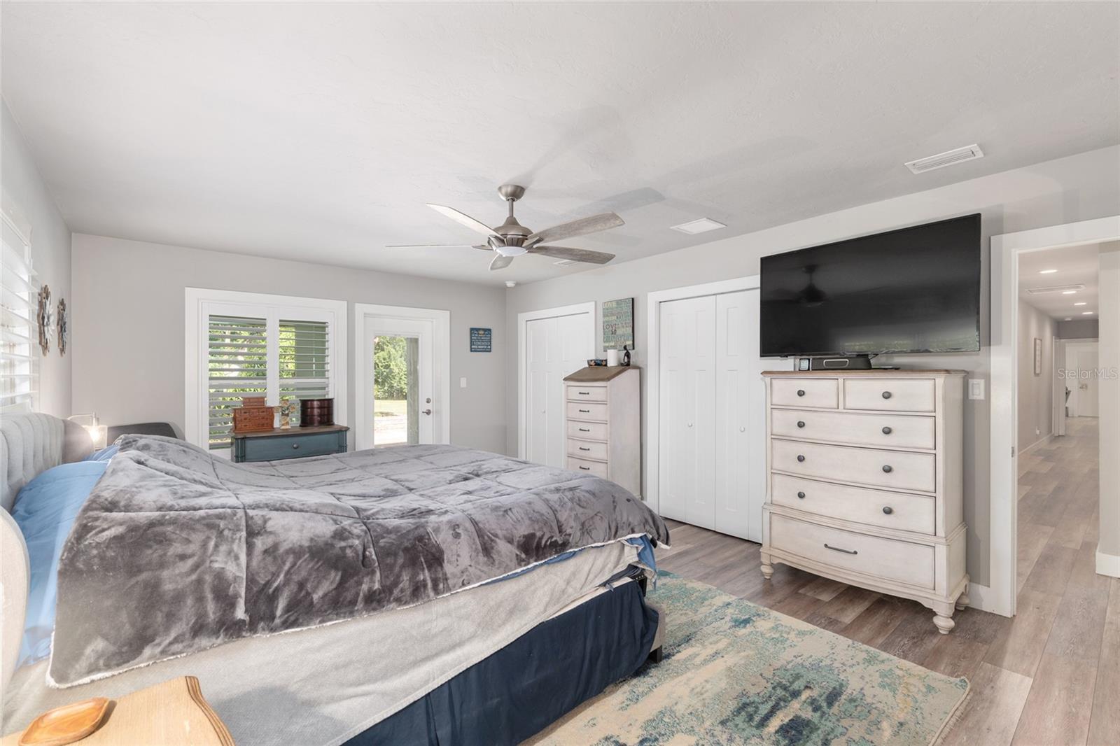 Image 40 of 97 For 2041 5th Street