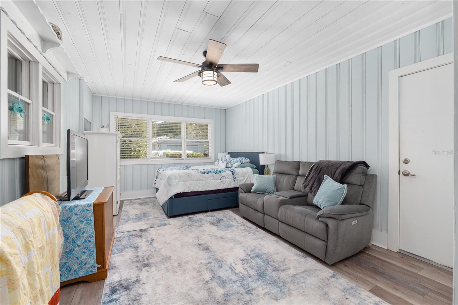 Image 62 of 97 For 2041 5th Street