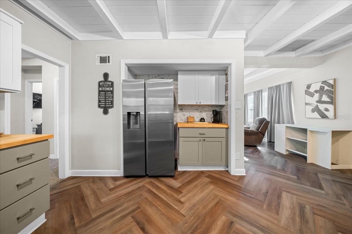 Image 12 of 49 For 2200 11th Court