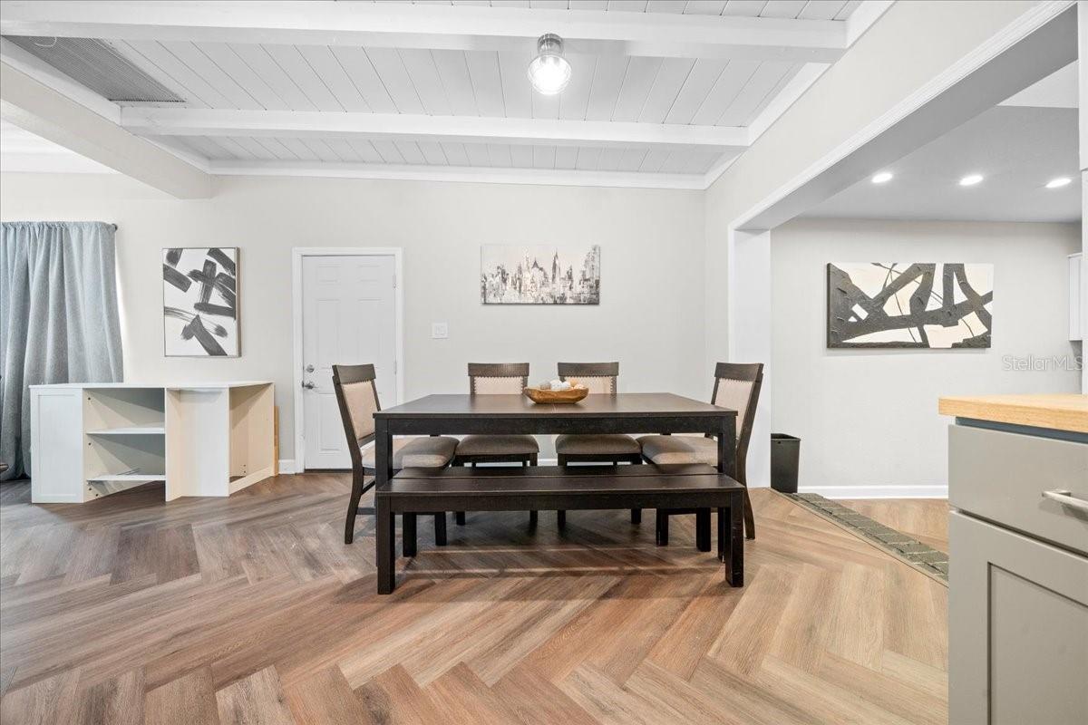 Image 14 of 49 For 2200 11th Court