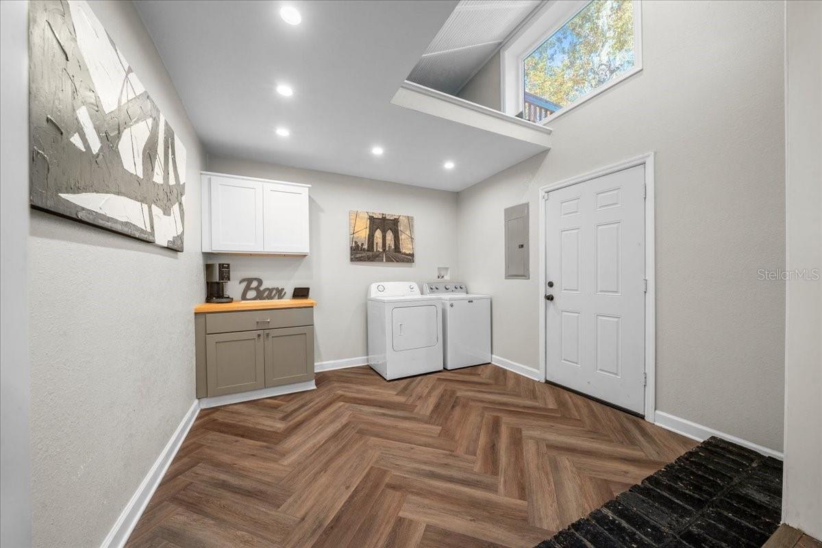 Image 15 of 49 For 2200 11th Court