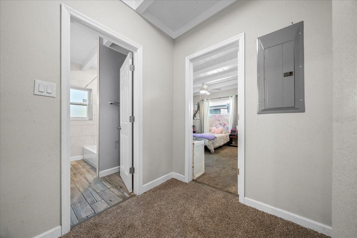 Image 17 of 49 For 2200 11th Court