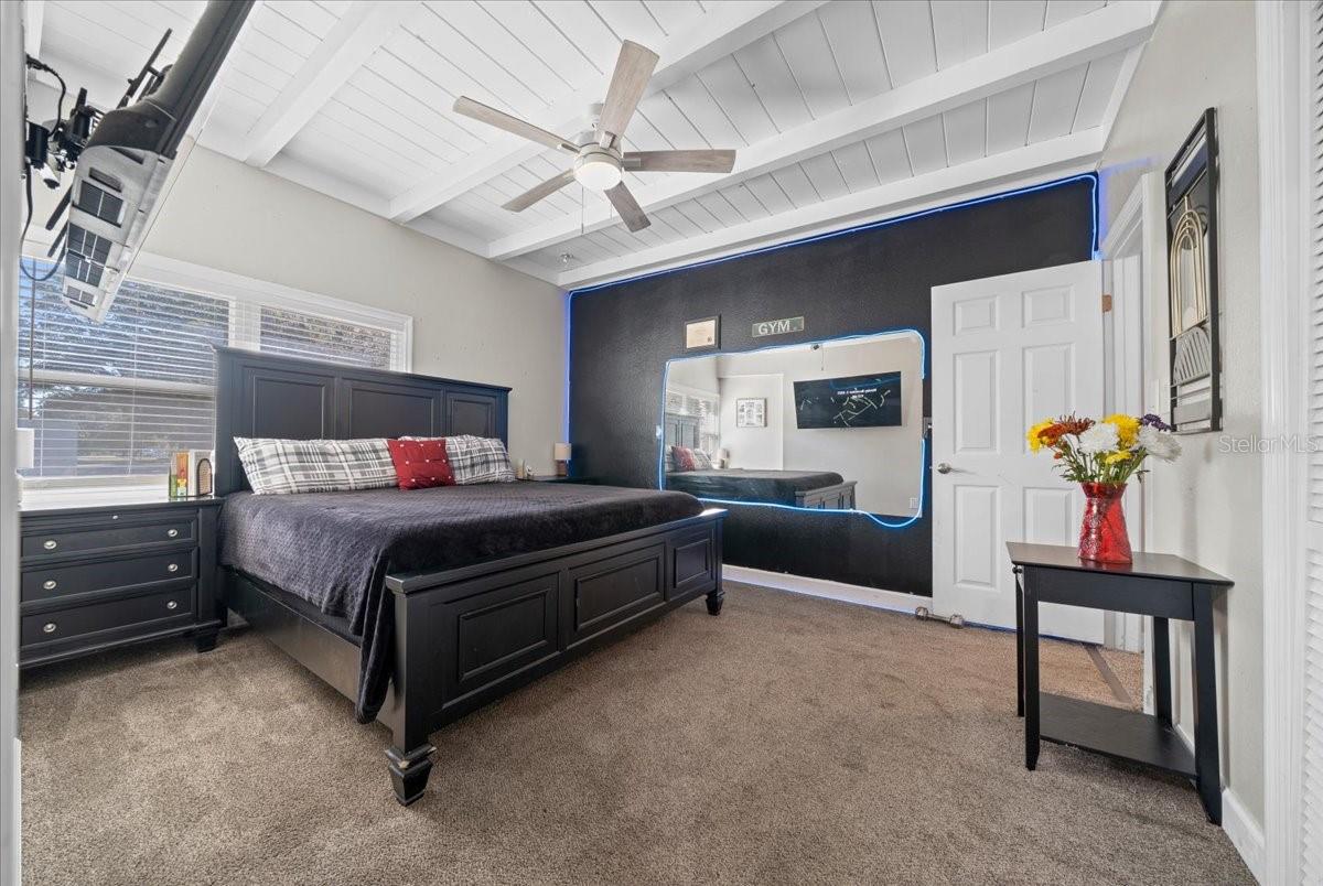 Image 19 of 49 For 2200 11th Court