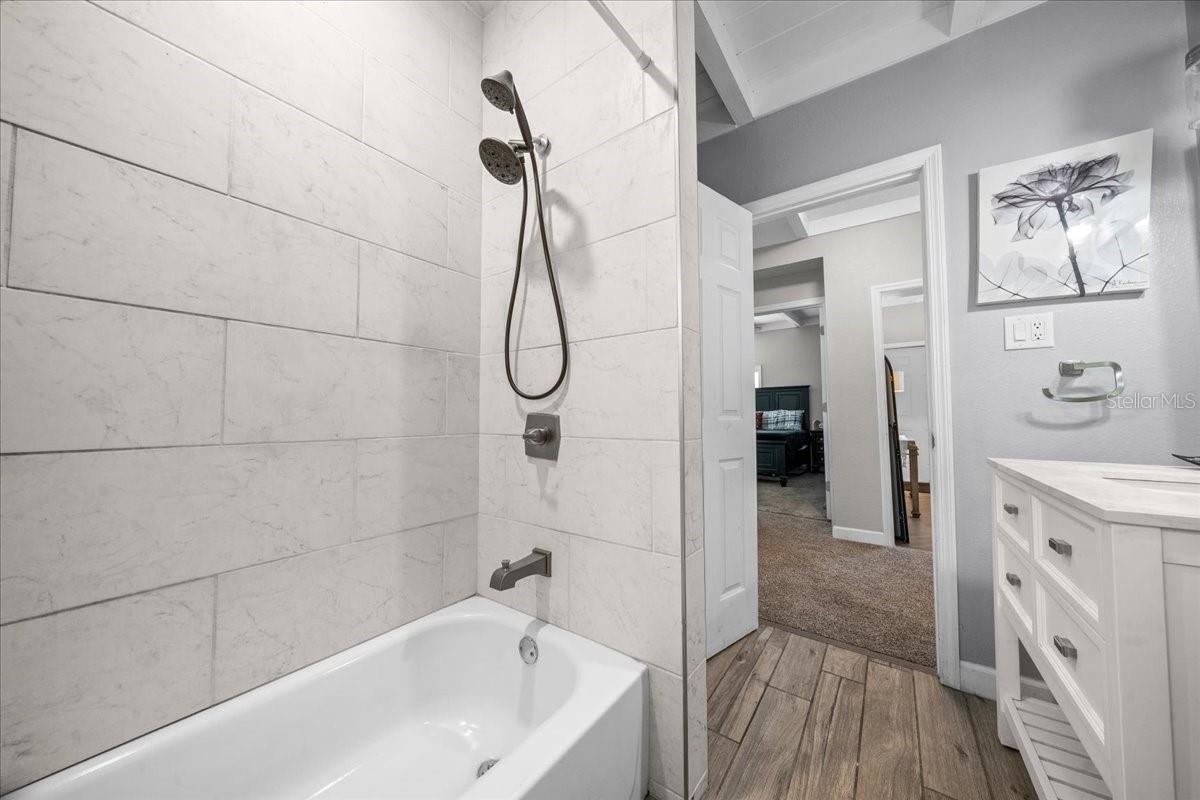 Image 26 of 49 For 2200 11th Court