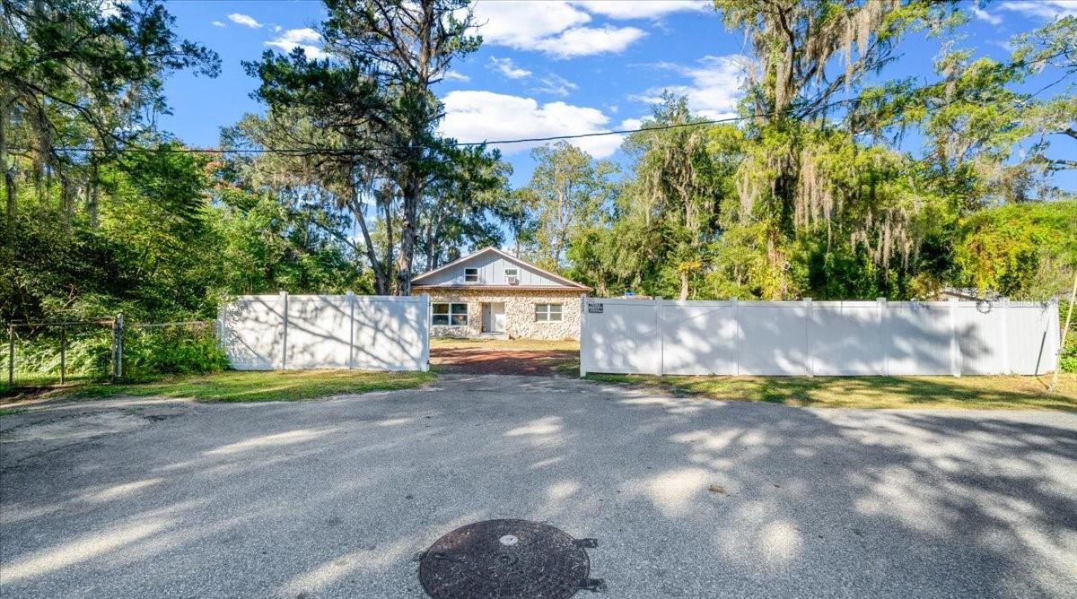 Image 29 of 49 For 2200 11th Court