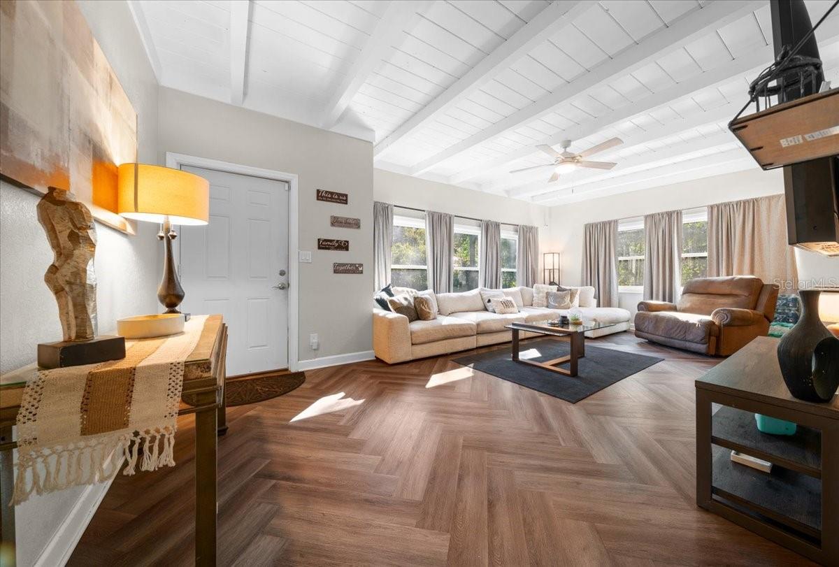 Image 4 of 49 For 2200 11th Court