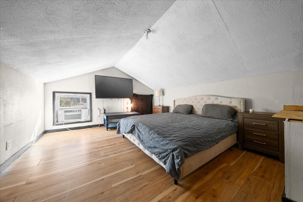 Image 47 of 49 For 2200 11th Court