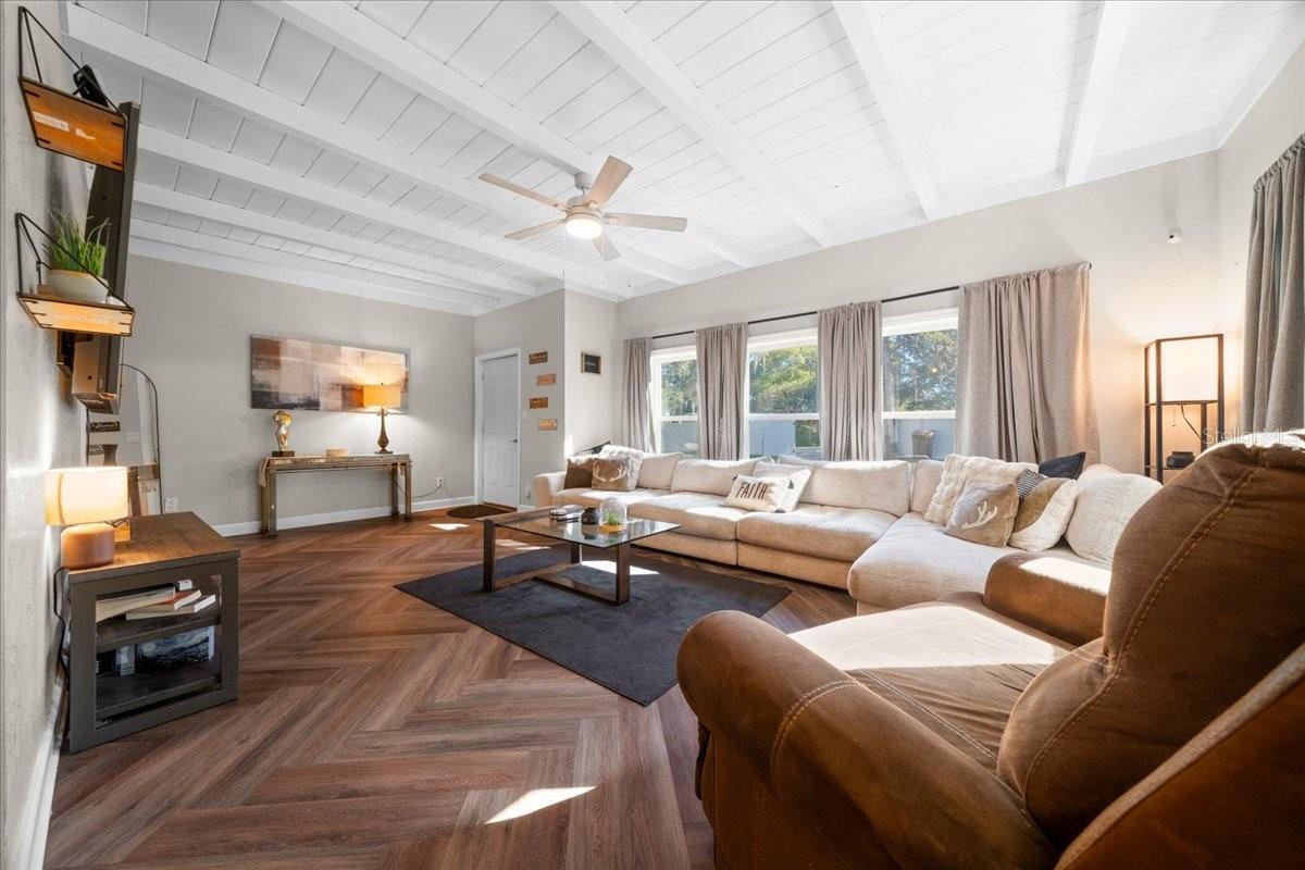 Image 5 of 49 For 2200 11th Court