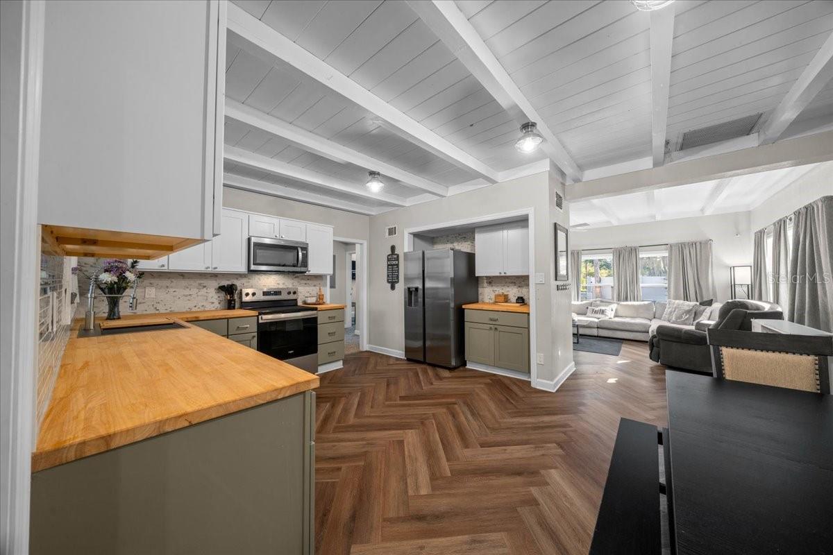 Image 8 of 49 For 2200 11th Court