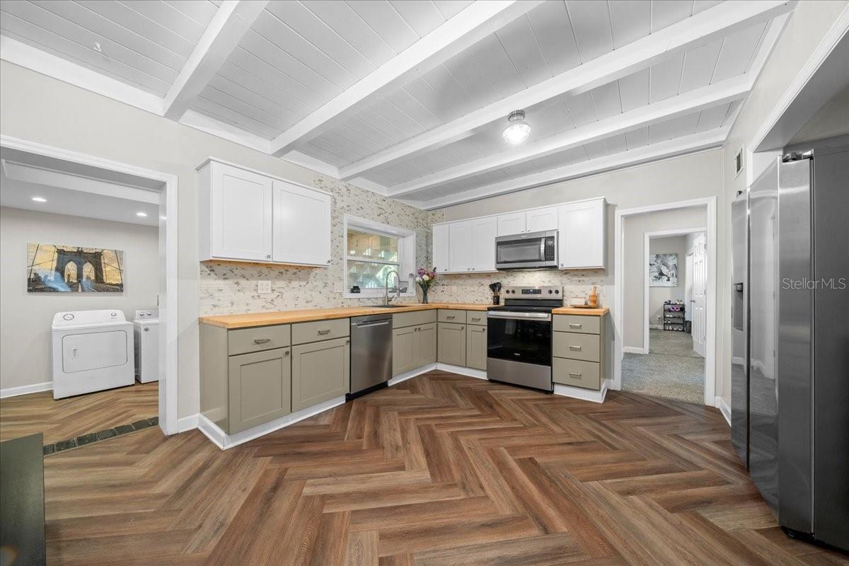 Image 9 of 49 For 2200 11th Court