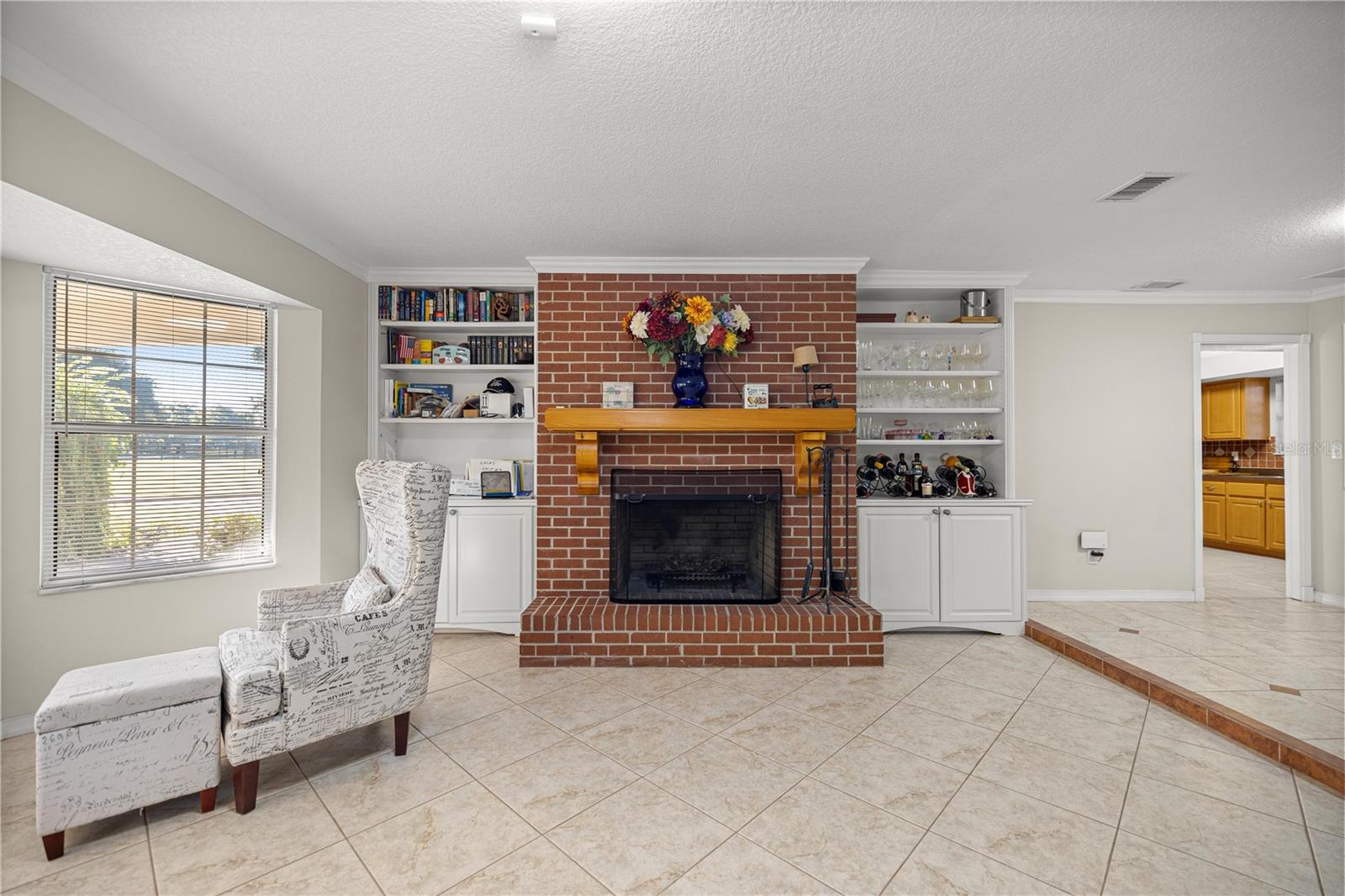 Image 19 of 56 For 9812 74th Avenue