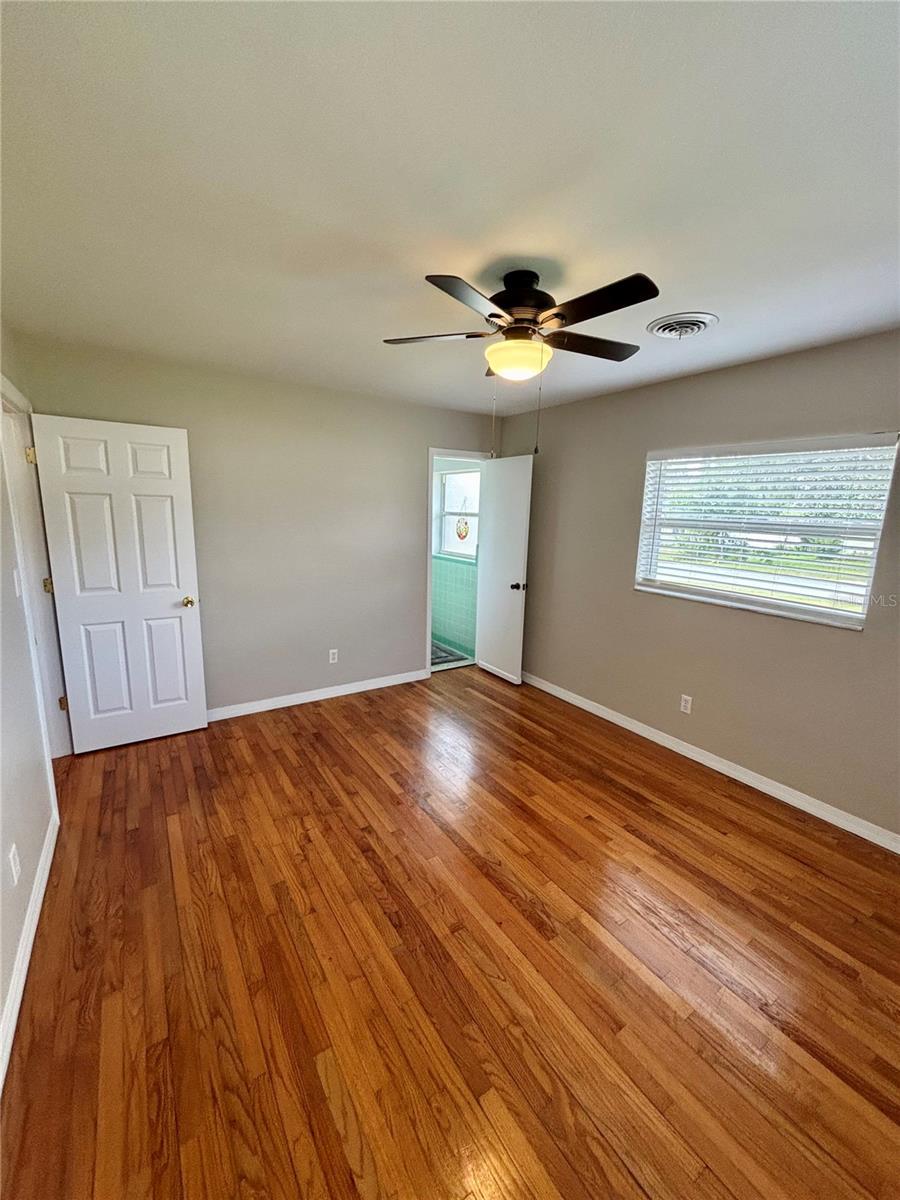 Image 11 of 23 For 1000 28th Street