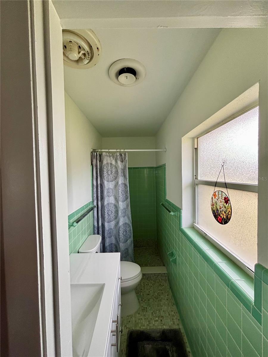 Image 13 of 23 For 1000 28th Street