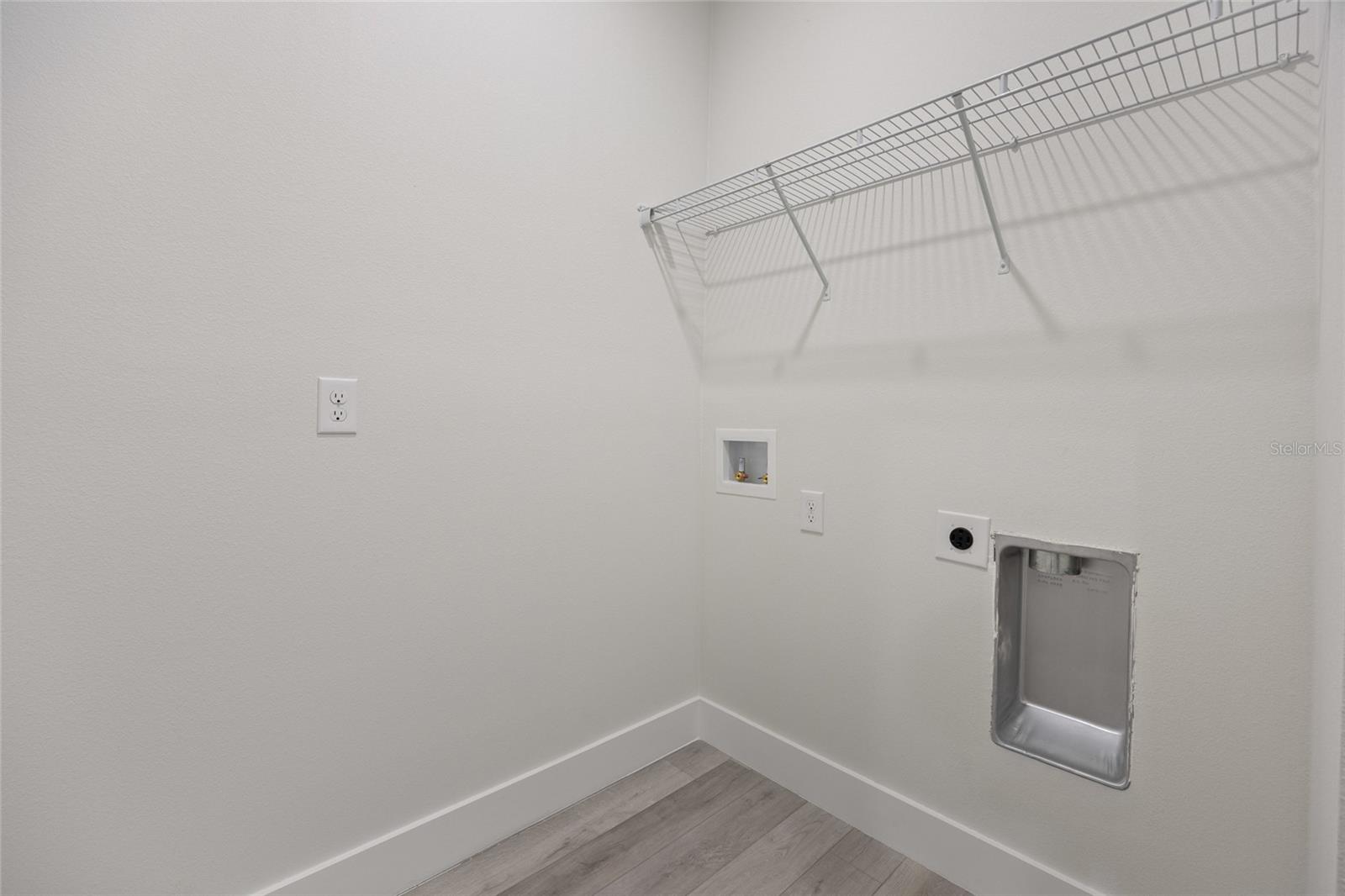 Image 27 of 40 For 9286 Alpinia Drive