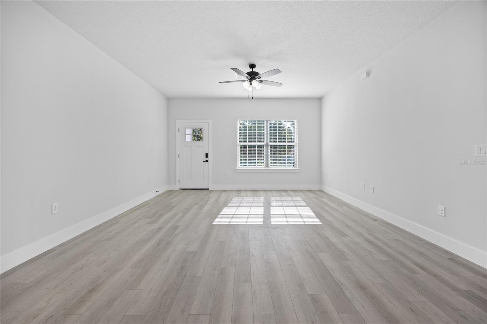 Image 5 of 40 For 9286 Alpinia Drive