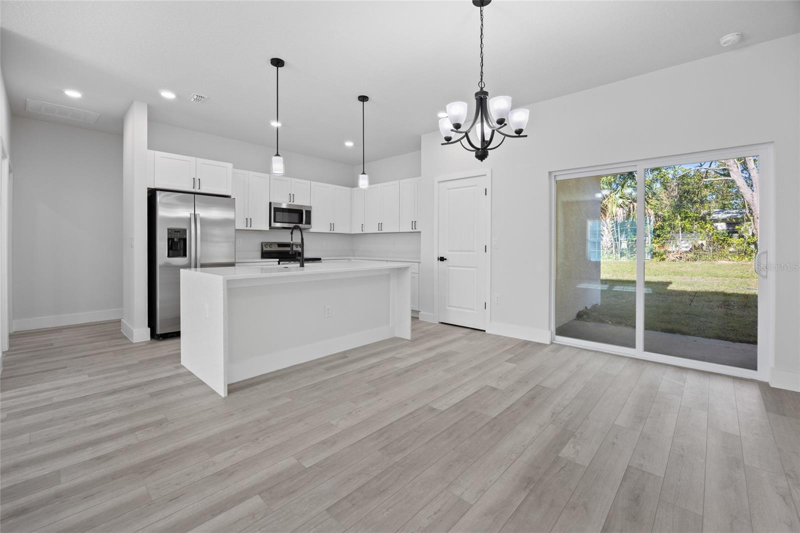 Image 7 of 40 For 9286 Alpinia Drive