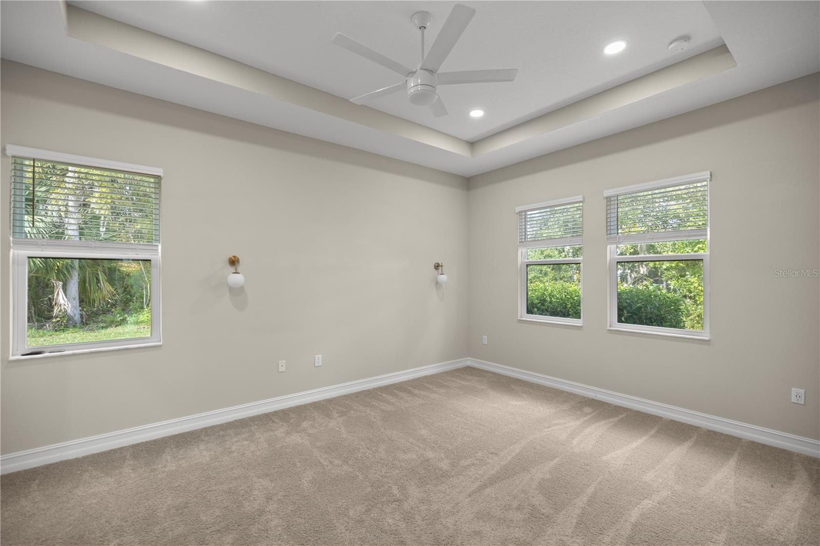 Listing photo id 8 for 719 41st Street