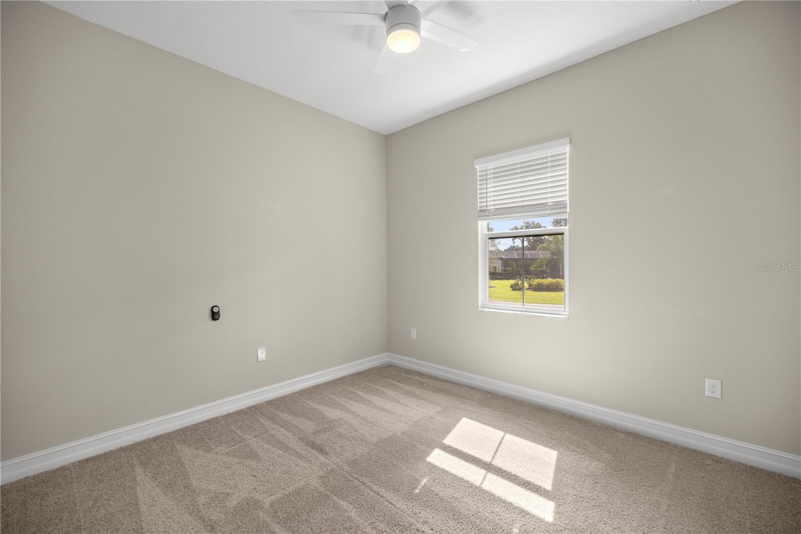 Listing photo id 16 for 719 41st Street