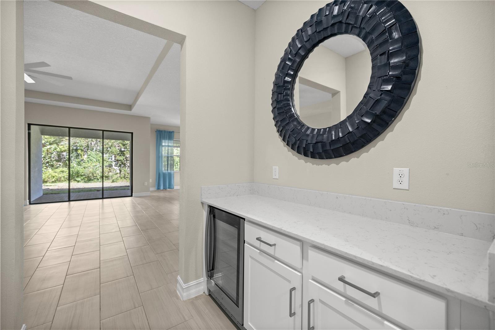 Listing photo id 18 for 719 41st Street