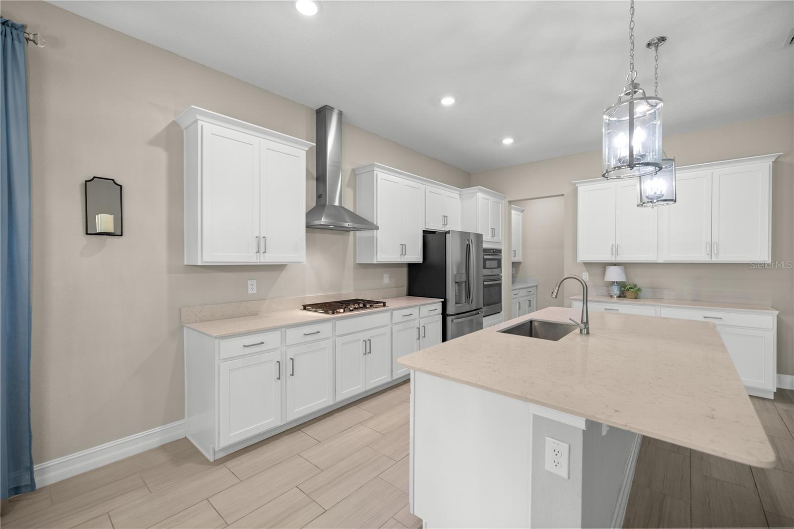 Listing photo id 4 for 719 41st Street