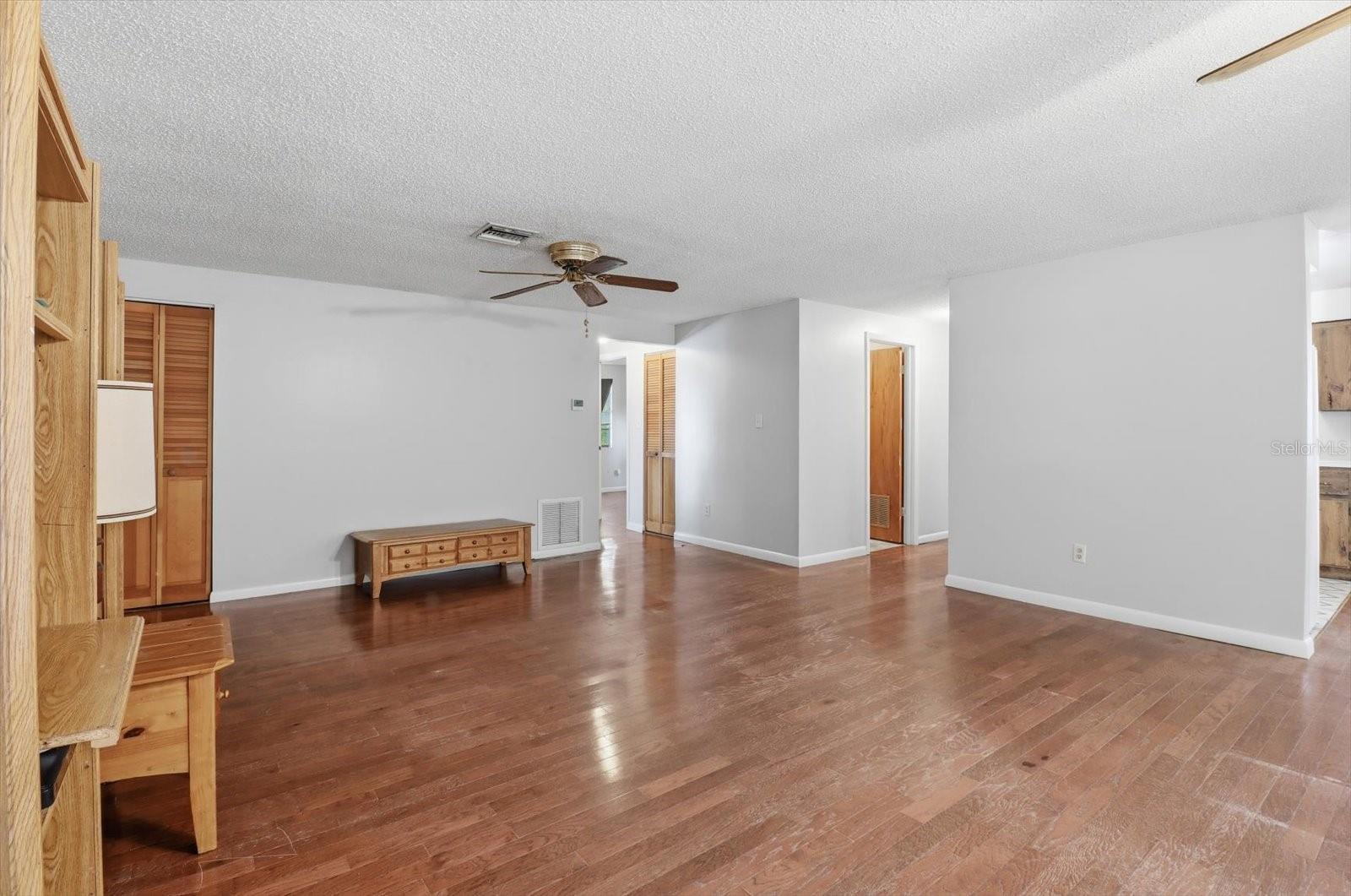 Image 17 of 41 For 9447 140th Place