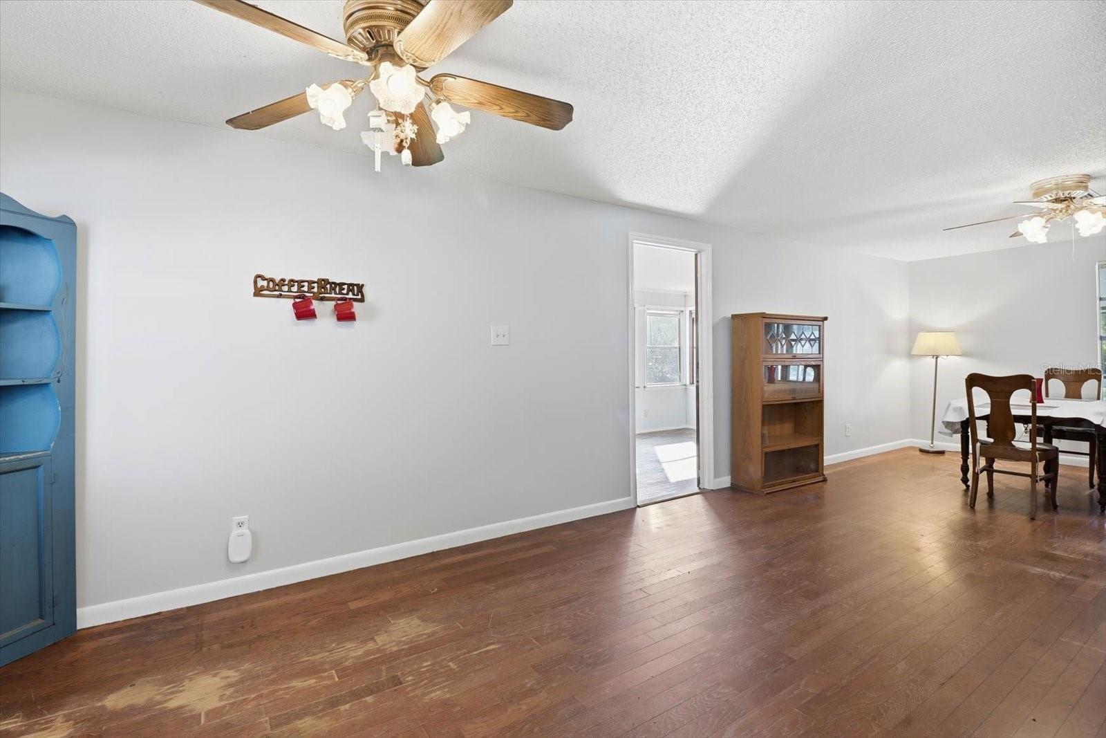 Image 21 of 41 For 9447 140th Place