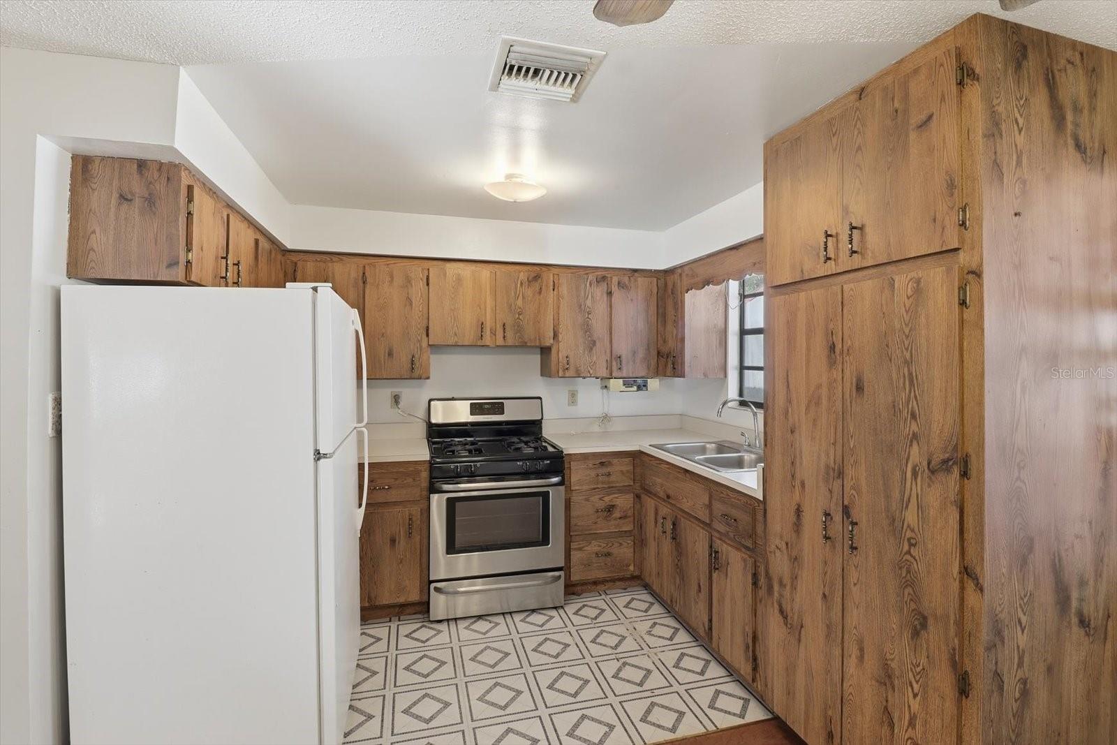 Image 25 of 41 For 9447 140th Place