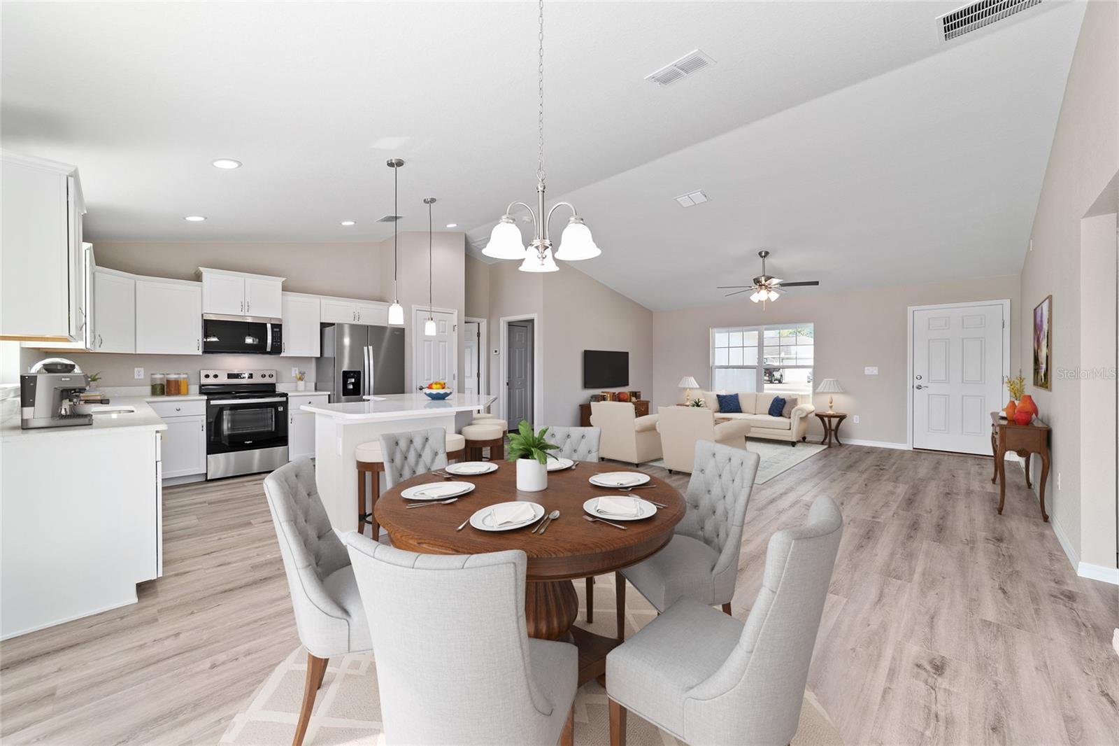 Listing photo id 2 for 1482 Manchester Drive