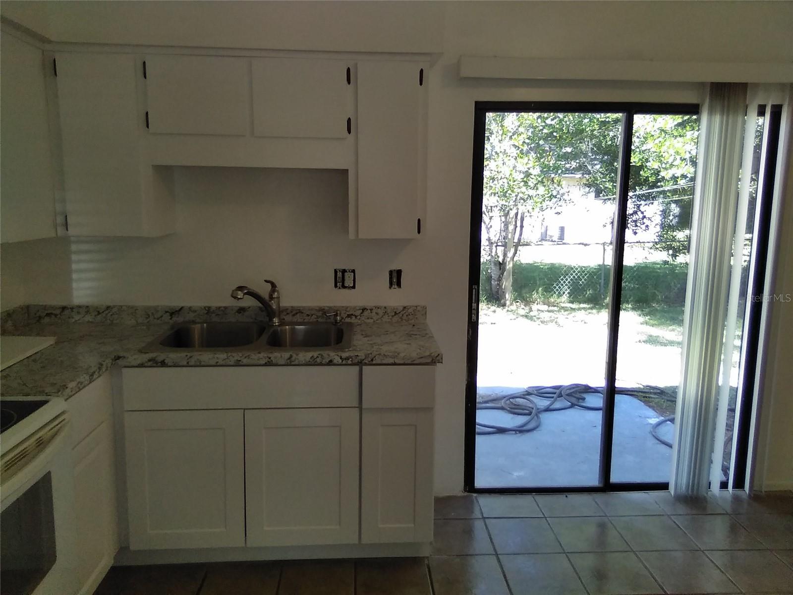 Image 4 of 10 For 3135 Lantana Way 2