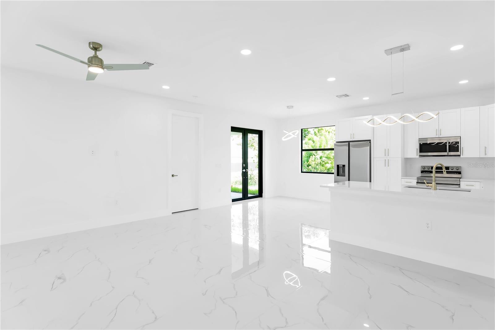 Image 7 of 20 For 1180 Vernon Avenue