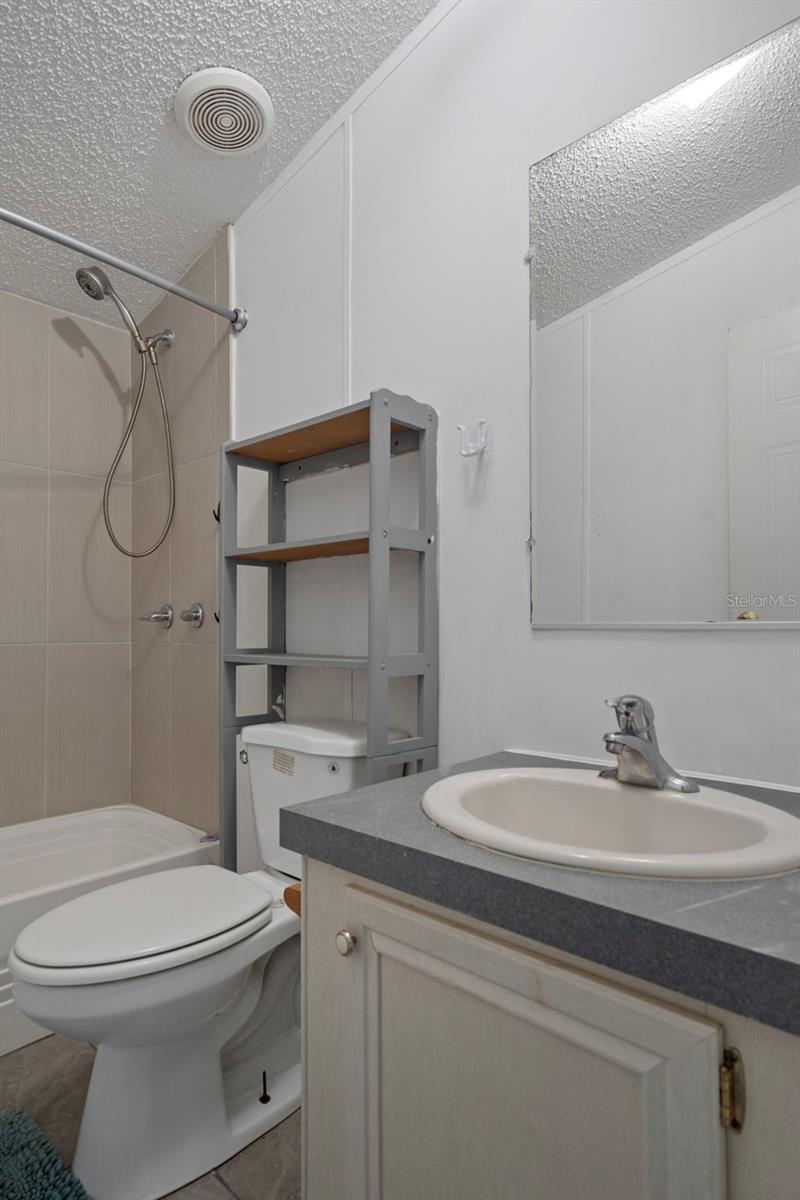 Listing photo id 11 for 6176 Hancock Road