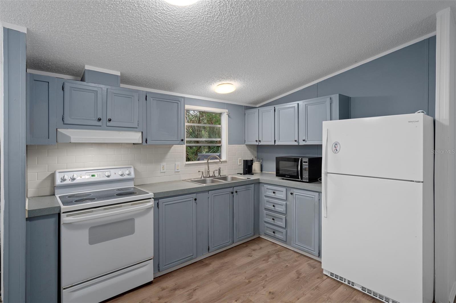 Listing photo id 5 for 6176 Hancock Road