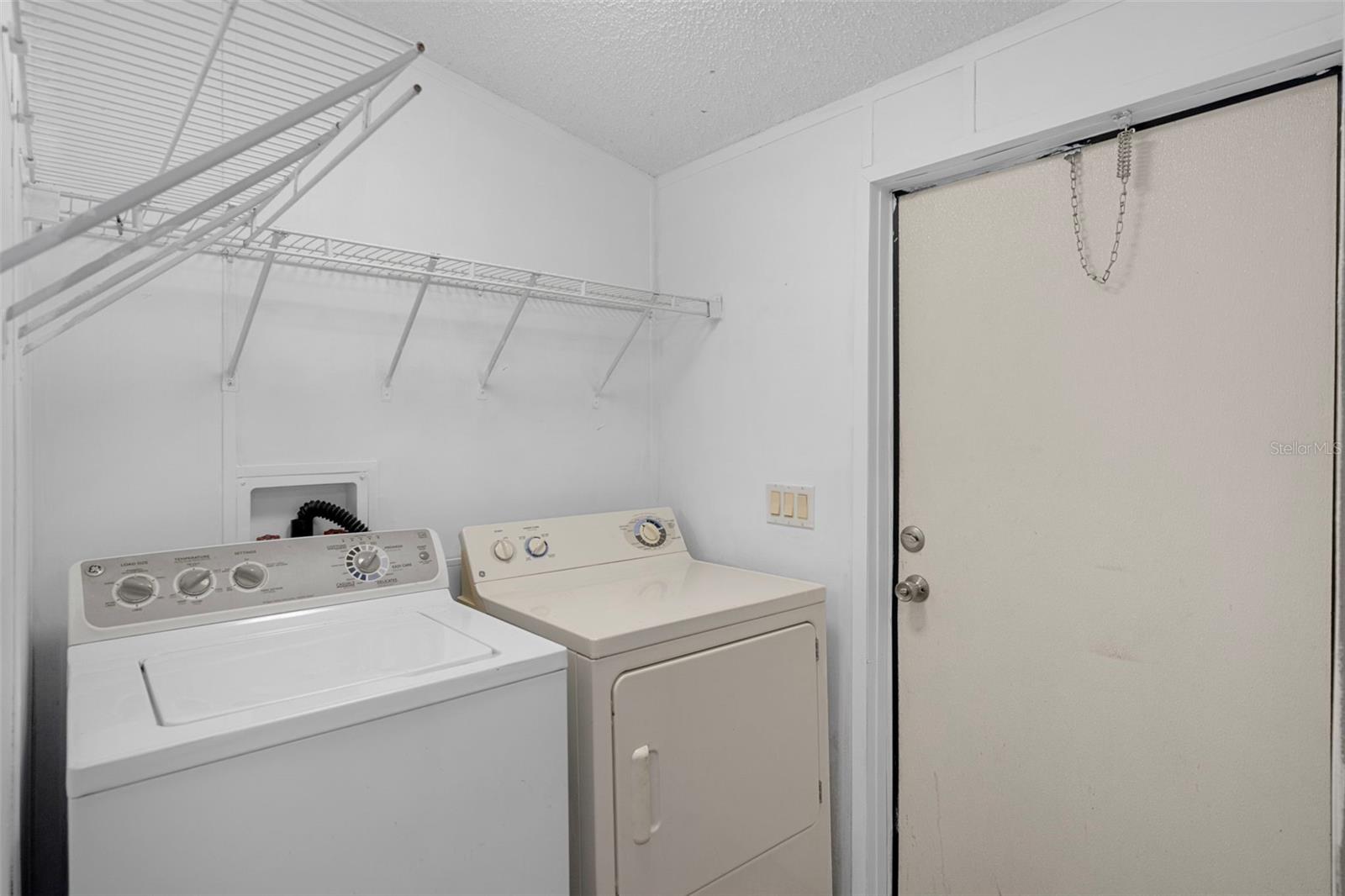 Listing photo id 7 for 6176 Hancock Road